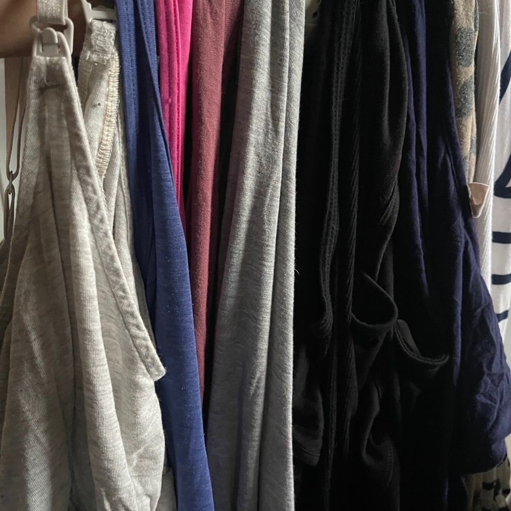 Bundle of 13+ Maternity Tank Tops ( Gap, Old Navy, Motherhood) Small & Medium